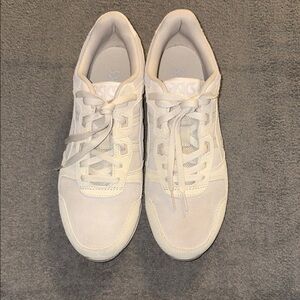 ASICS Men’s Cream Sneakers
